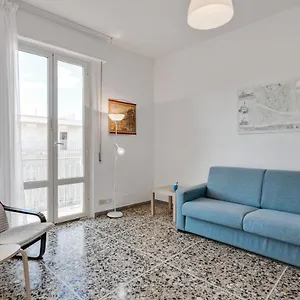 Lulli Cozy With Balcony Appartamento